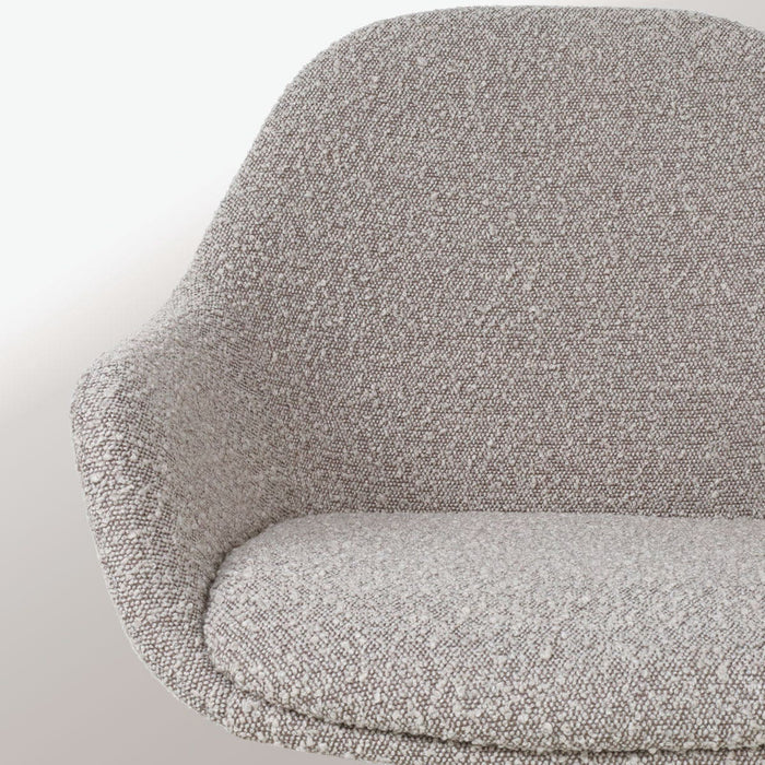 Nolon Noa-Mae Eetkamerstoel Bouclé Taupe - Armleuning - Zwarte Poten