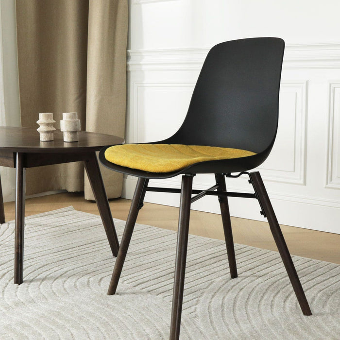 Nolon Nena-Liv Eetkamerstoel Zwart - Okergeel Kussen - Walnoot