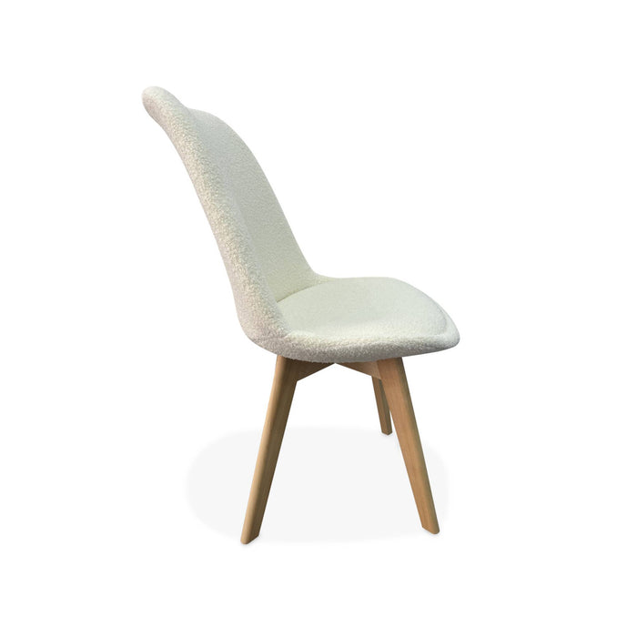 sweeek - Scandinavische boucléstoel met houten poten (set van 4)
