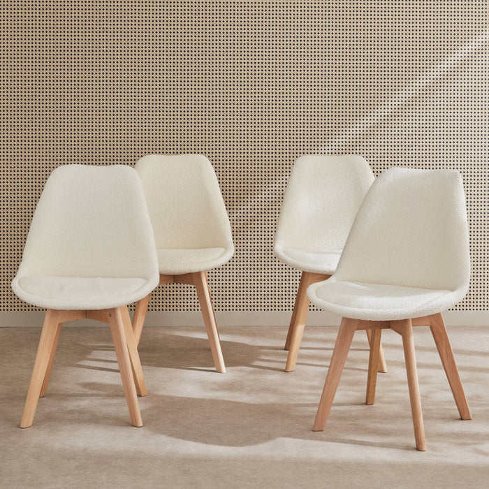 sweeek - Scandinavische boucléstoel met houten poten (set van 4)