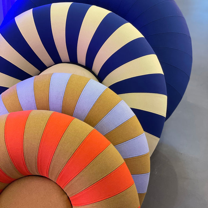 Studio About Float Poef Medium - Dark Blue / Yellow