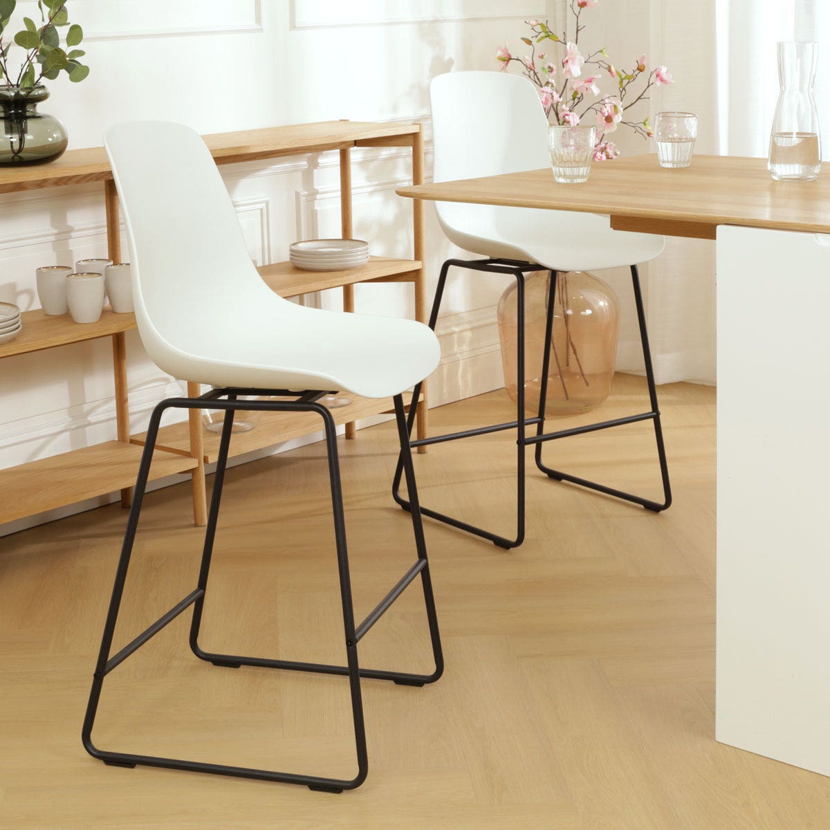 Nolon Nino-Pip Barkruk Wit - Kunststof - Zwart Onderstel - 65 cm