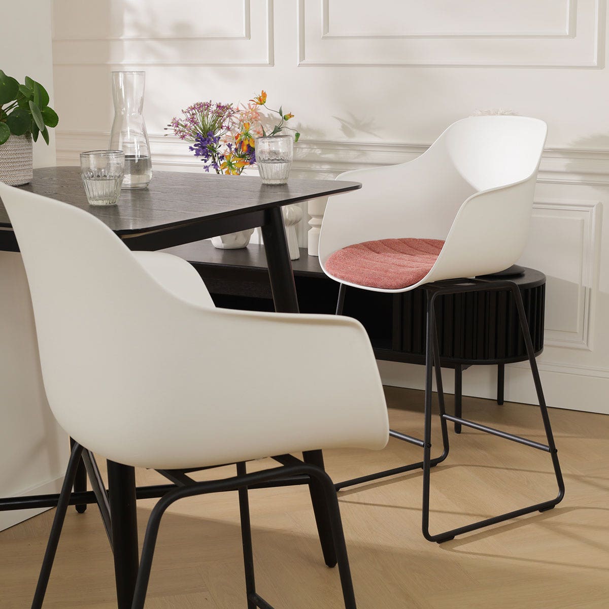 Nolon Nino-Liz Barkruk Wit - Terracotta Kussen - Zwart Frame - 75 cm