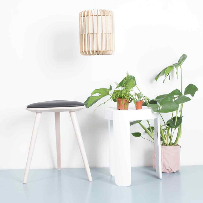 Fameg Finn Houten Krukje met Zwarte Zitting - Whitewash