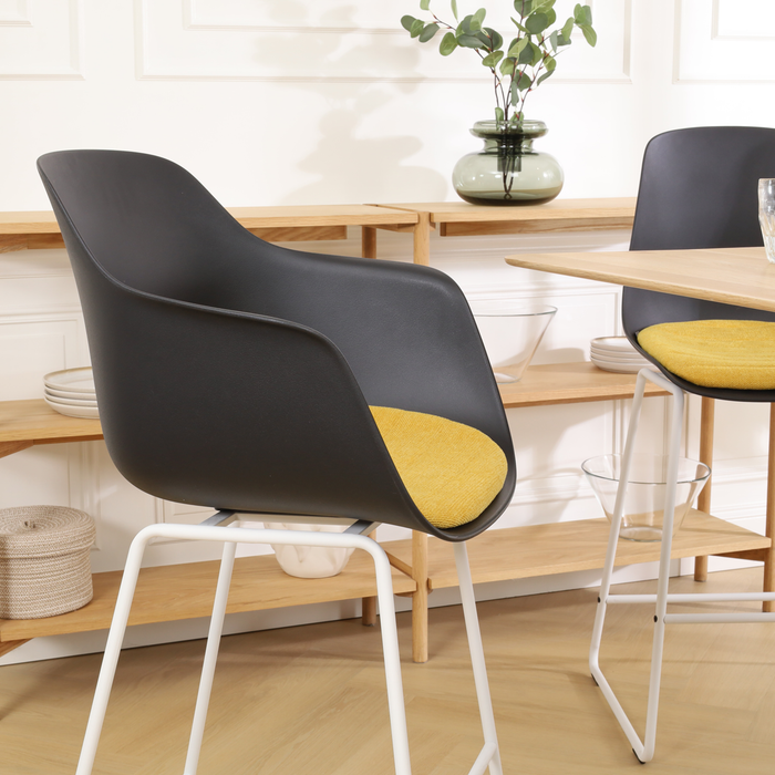 Nolon Nino-Liz Barkruk Zwart - Okergeel Kussen - Wit Frame - 65 cm