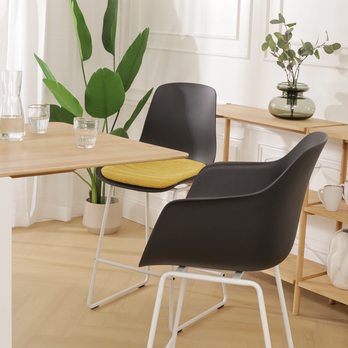 Nolon Nino-Liz Barkruk Zwart - Okergeel Kussen - Wit Frame - 65 cm