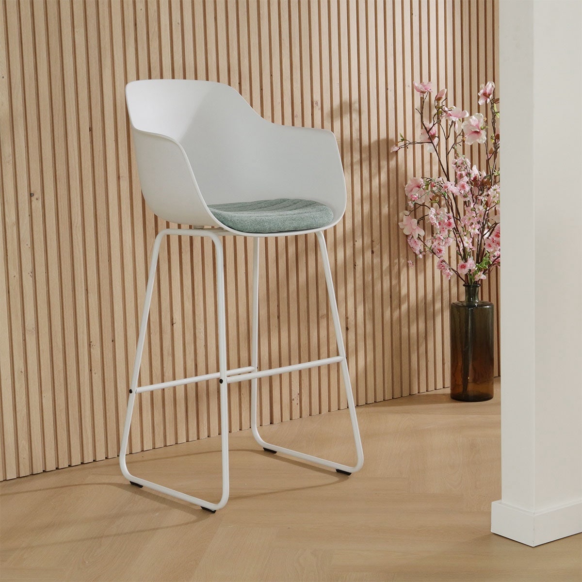 Nolon Nino-Liz Barkruk Wit - Zacht Groen Kussen - Wit Frame - 65 cm