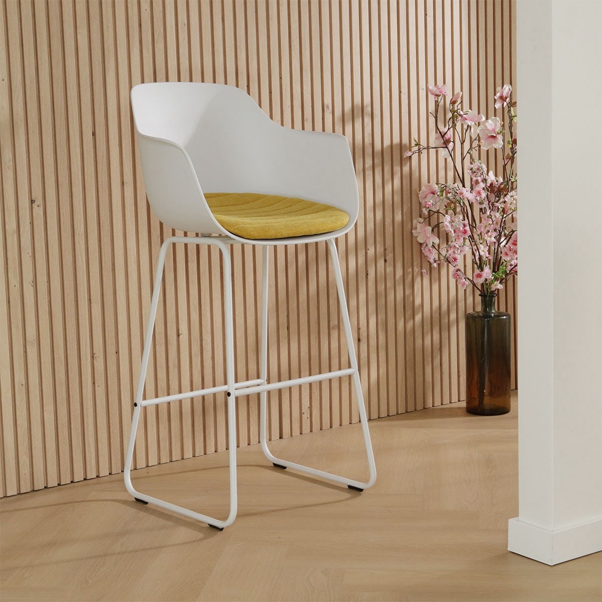 Nolon Nino-Liz Barkruk Wit - Okergeel Kussen - Wit Frame - 65 cm