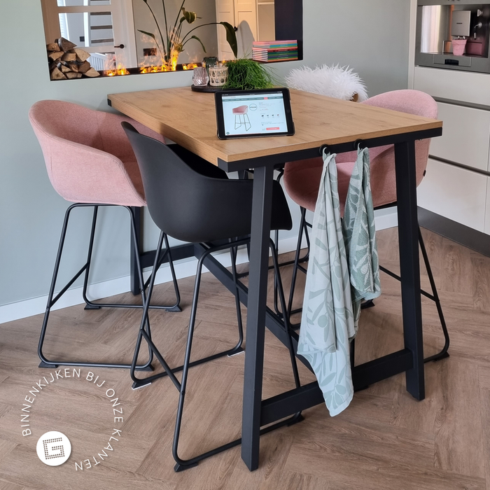 Nolon Nino-Puk Barkruk Wit - Armleunining - Zwart Onderstel - 65 cm