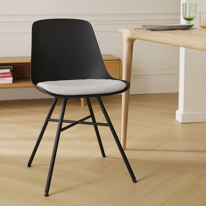 Nolon Noa-Liv Eetkamerstoel Zwart - Lichtgrijs Kussen - Zwarte Poten