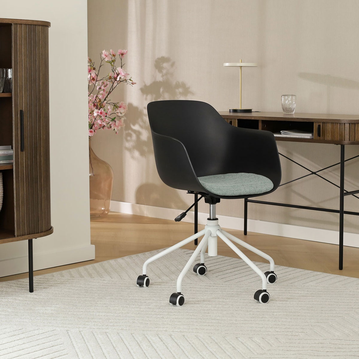 Nolon Nout-Liz Bureaustoel Zwart - Zacht Groen Kussen - Wit Onderstel