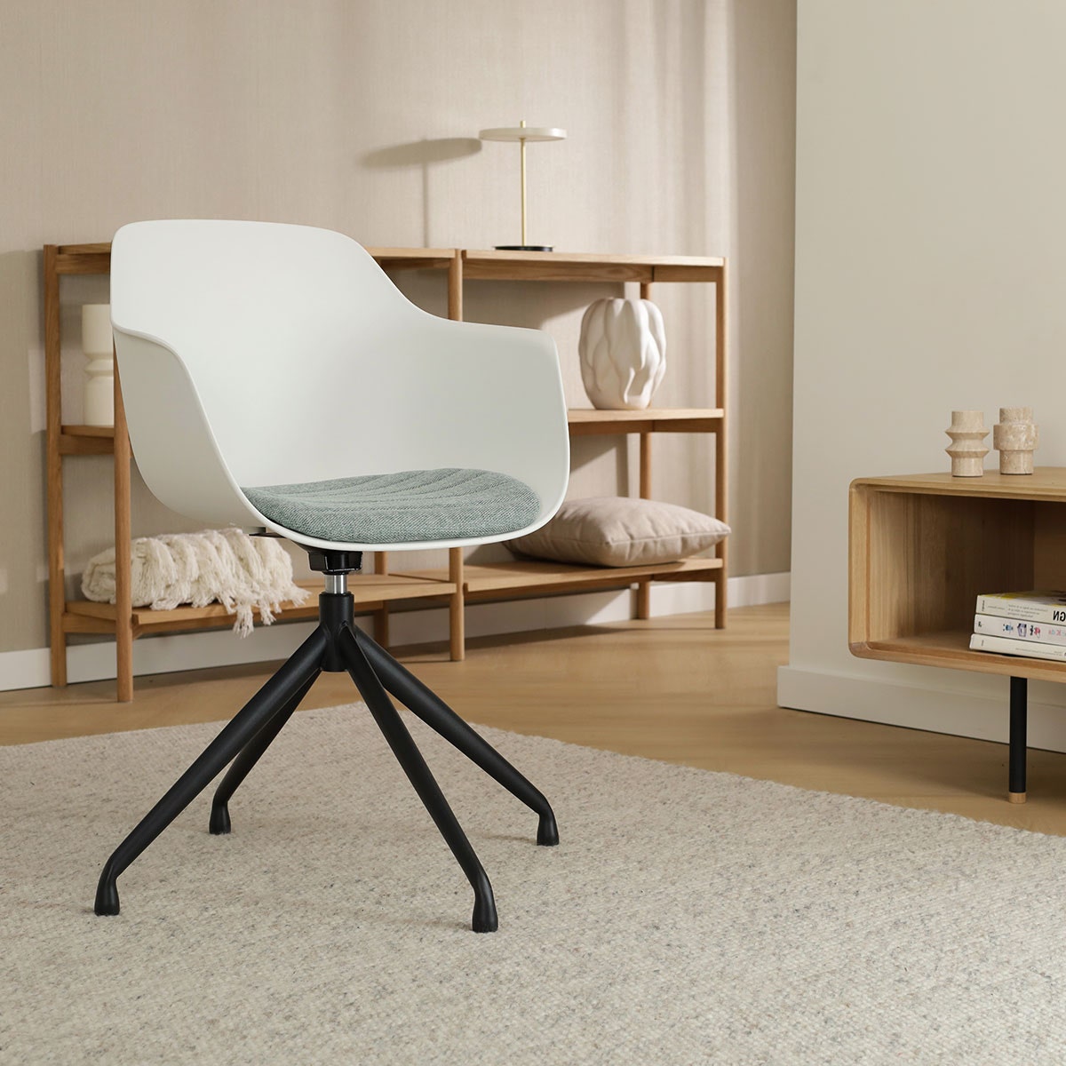 Nolon Nola-Liz Eetkamerstoel Wit - Zacht Groen - Draaibaar - Zwart