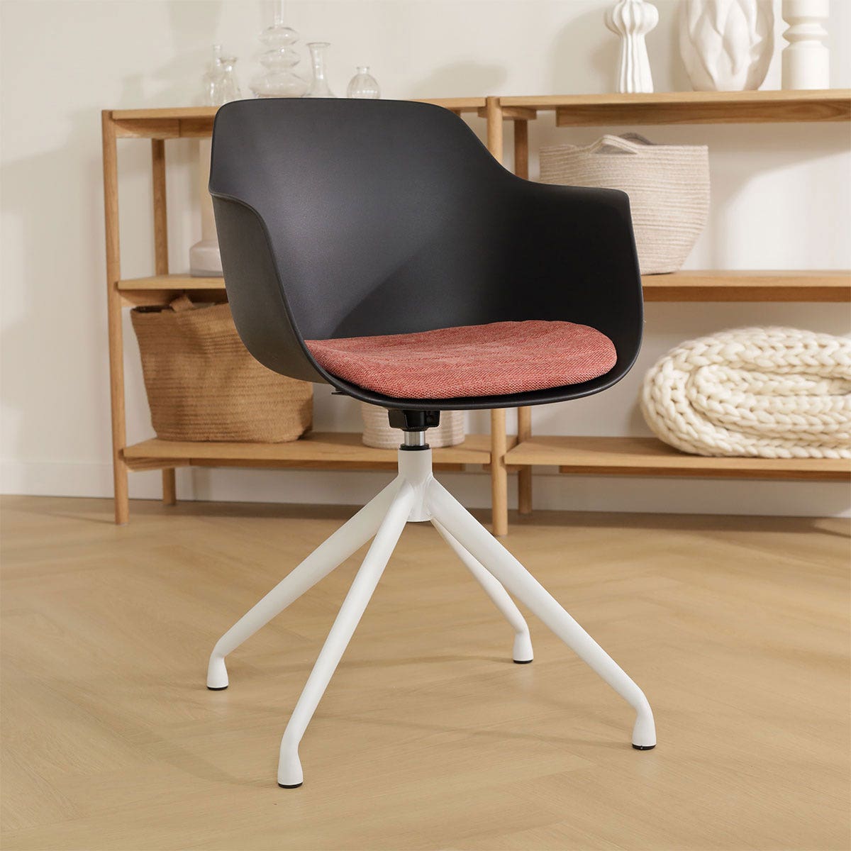 Nolon Nola-Liz Eetkamerstoel Zwart - Terracotta - Draaibaar - Wit