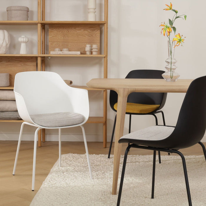 Nolon Nora-Liz Eetkamerstoel Zwart - Terracotta Kussen - Zwarte Poten