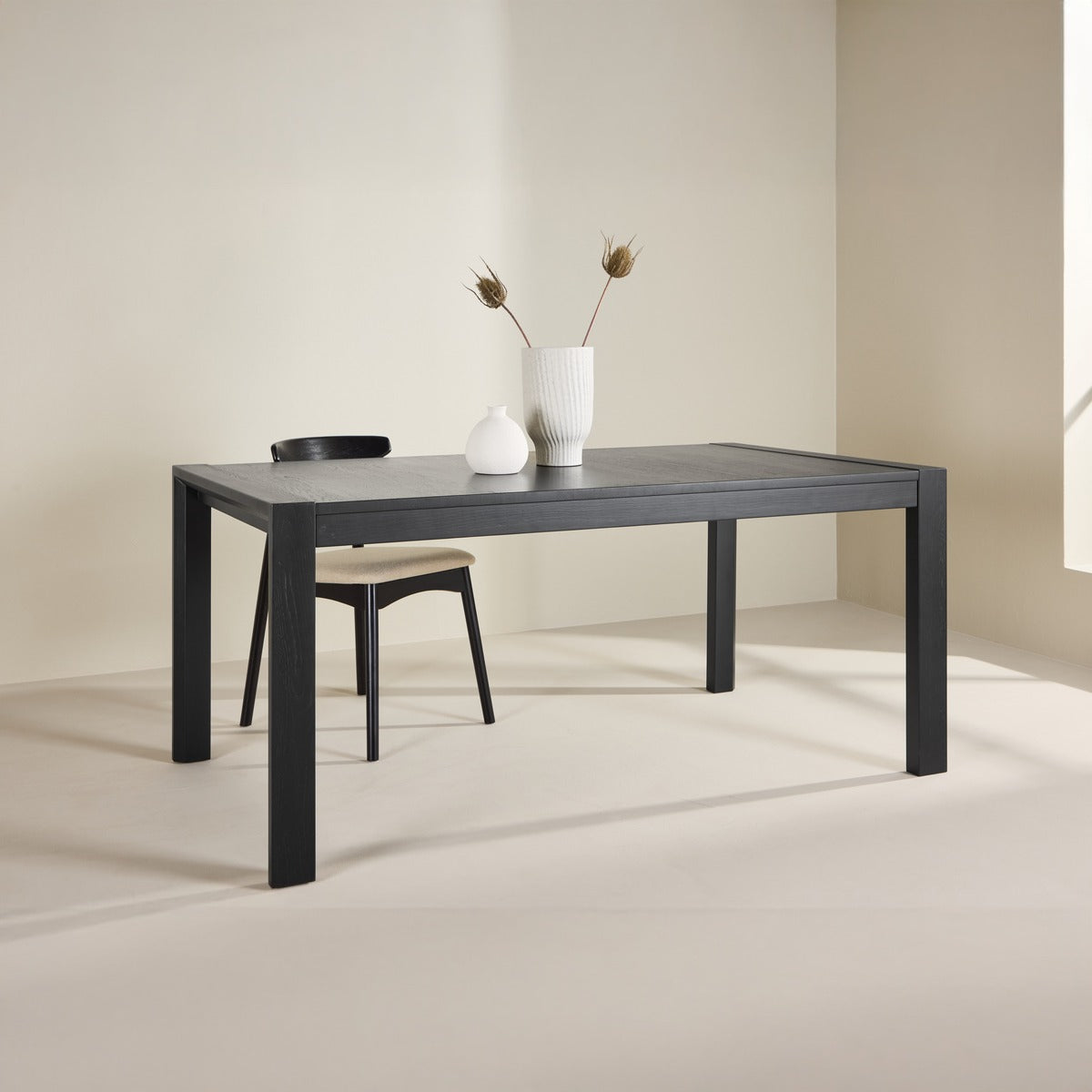 Fjôrd - Eettafel Uitschuifbaar - Zwart Hout - 170cm - Slider