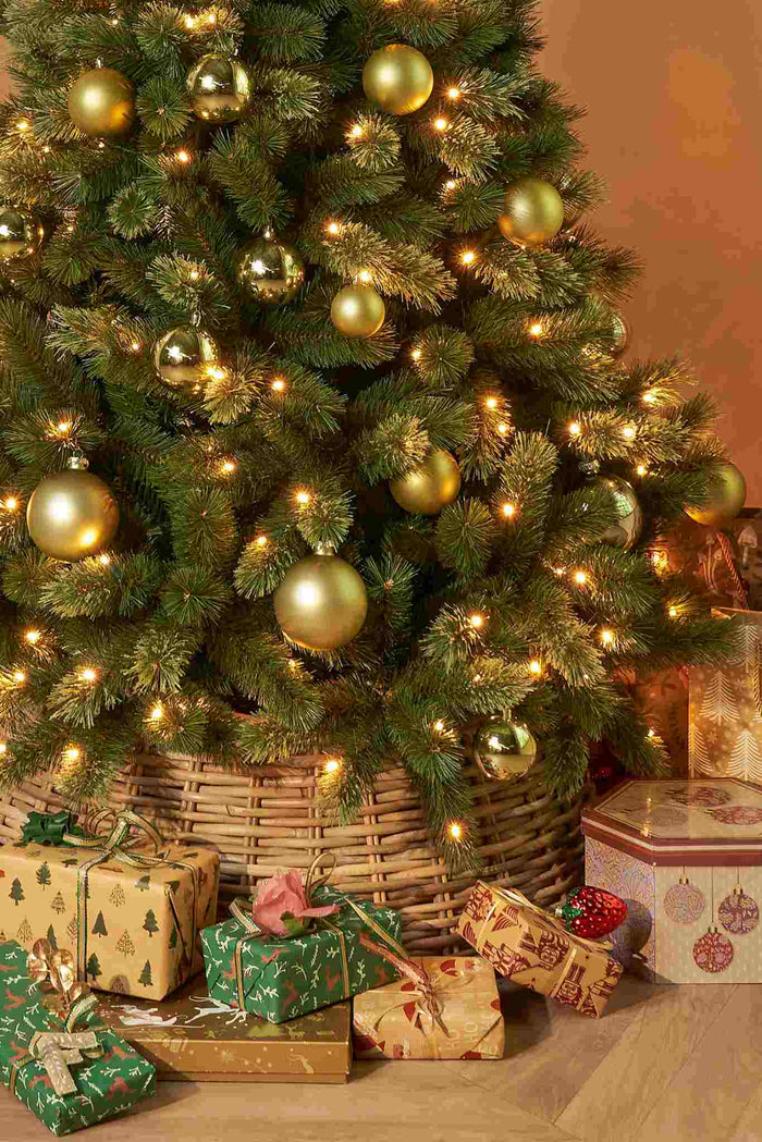 Black Box Kunstkerstboom Darwell - 140x140x230 cm - LED lampjes - Groen