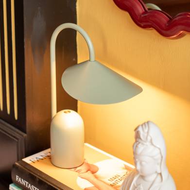 Ferm Living Arum Oplaadbare Tafellamp - Tea Green