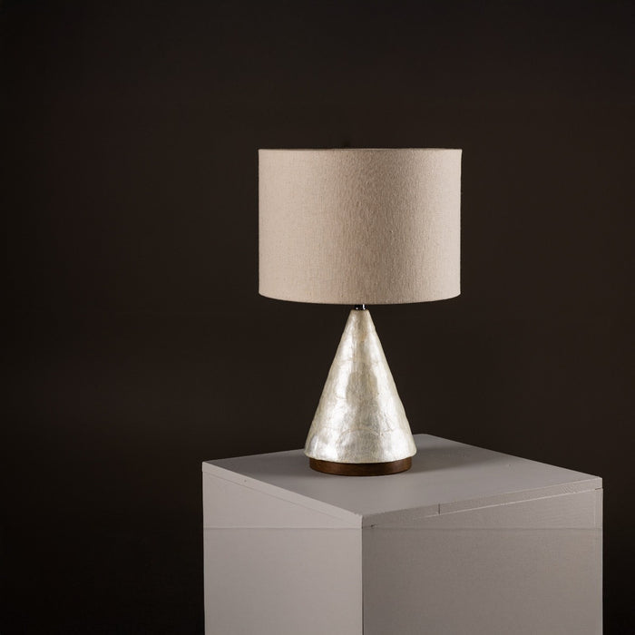 Fjôrd - Tafellamp Lichtgrijs Schelpen - 35x35x56cm - Donsö