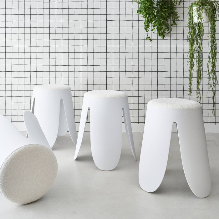 sweeek - Set van 4 stapelkrukken in boucléstof