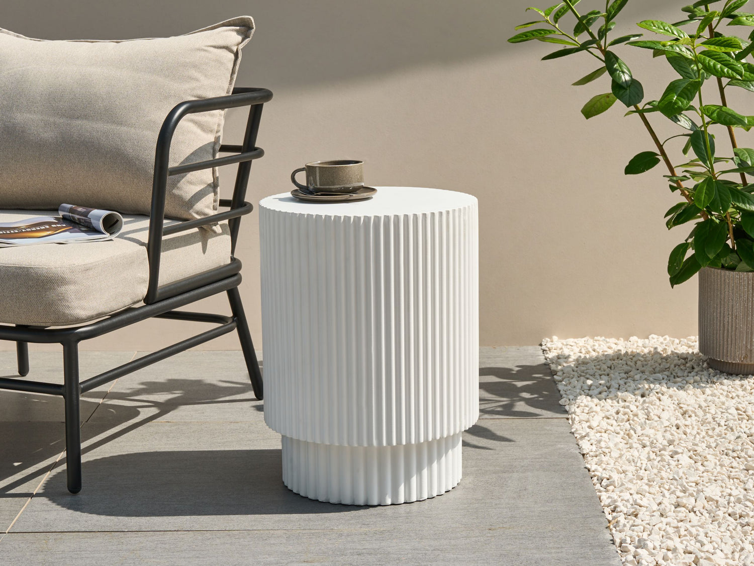 Beliani - BICCARI - Bijzettafel - Wit - Lichtbeton