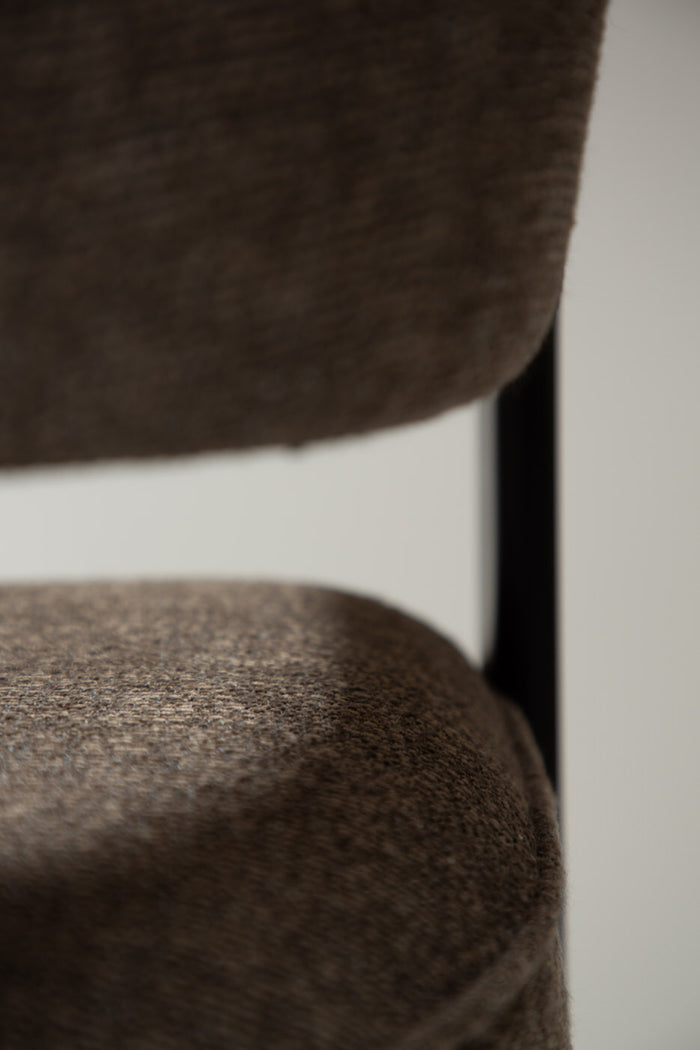 Dan-Form Duct Bruin Bouclé Armstoel set van 2