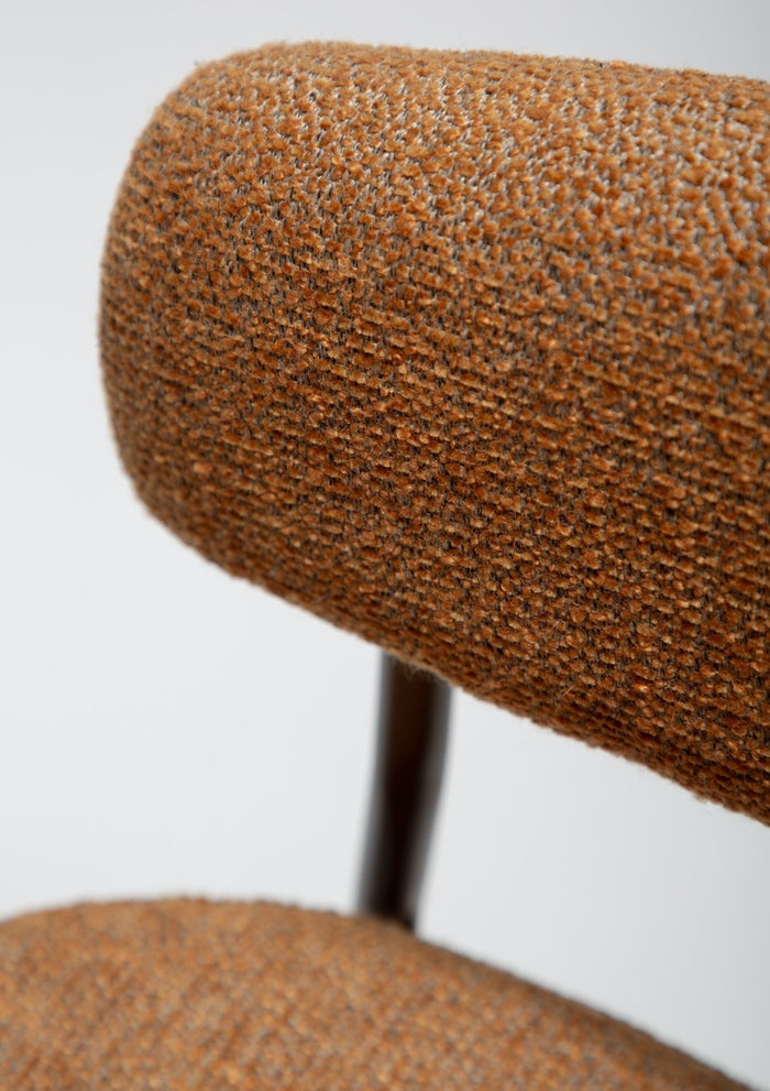 Dan-Form Reboot Pompoen Bouclé Armstoel set van 2