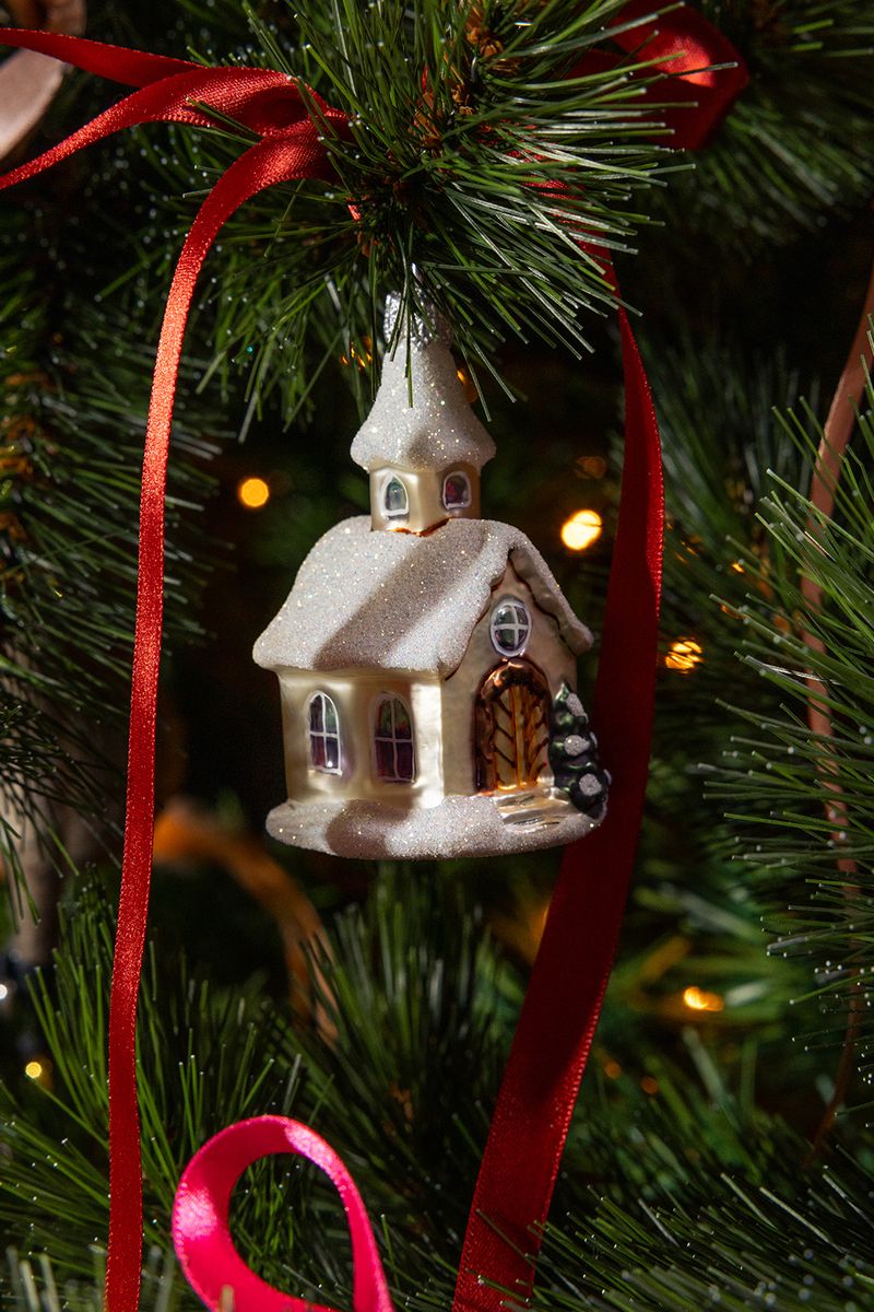 Sissy-Boy Kerstornament kerk