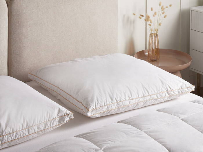 Beliani-ETNA-Hoofdkussen 3 vakken-Wit-80 x 80 cm-Laag-Eendenveren