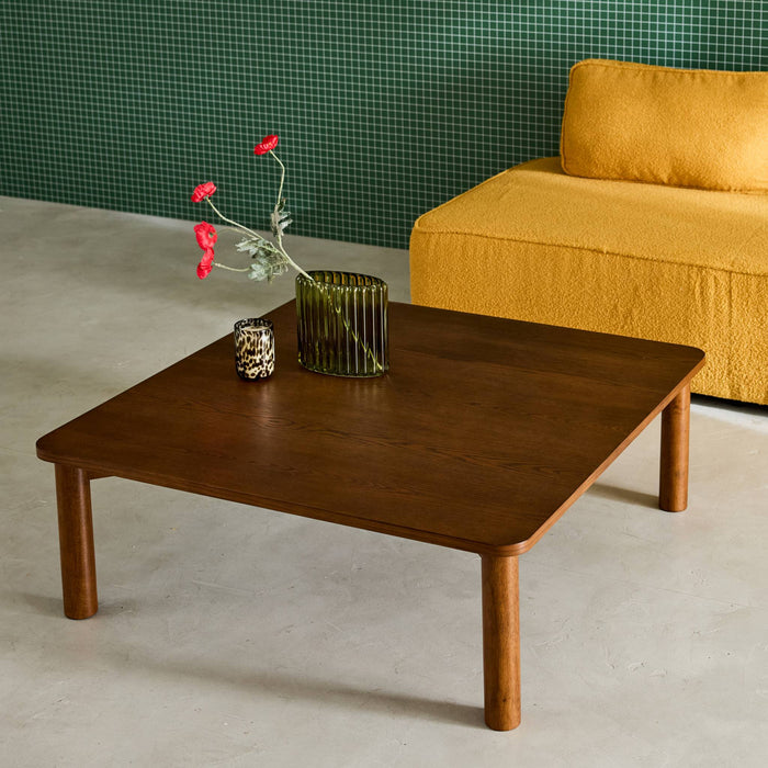 sweeek - Salontafel van rubberhout met eikenfineer, vierkant