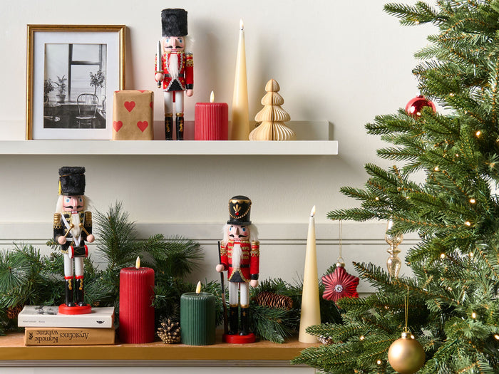 Beliani - LAGAN - Decoratief figuur set van 3 - Rood - Dennenhout