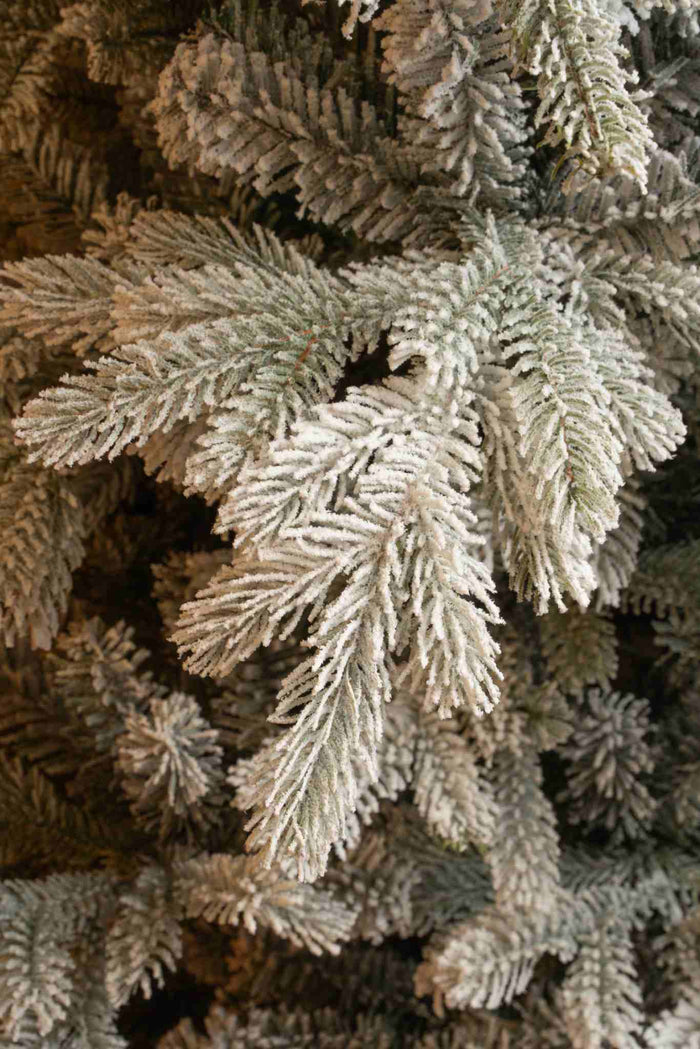 Black Box Trees Kunstkerstboom Grimshaw - 132x132x185 cm - PVC|hardnaald - frosted,Groen