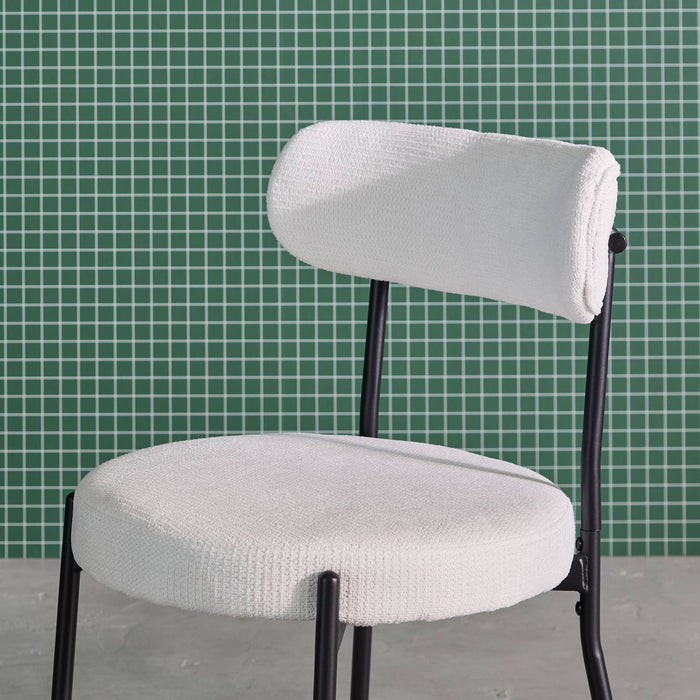 sweeek - Metaal en chenille stof stoel (set van 2)