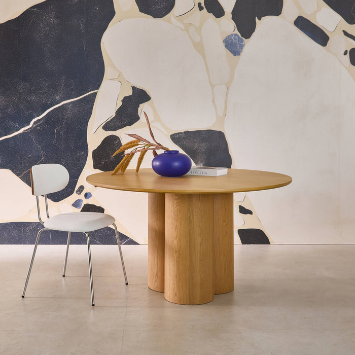 sweeek - Ronde eettafel van rubberhout en eikenfineer voor 4 personen