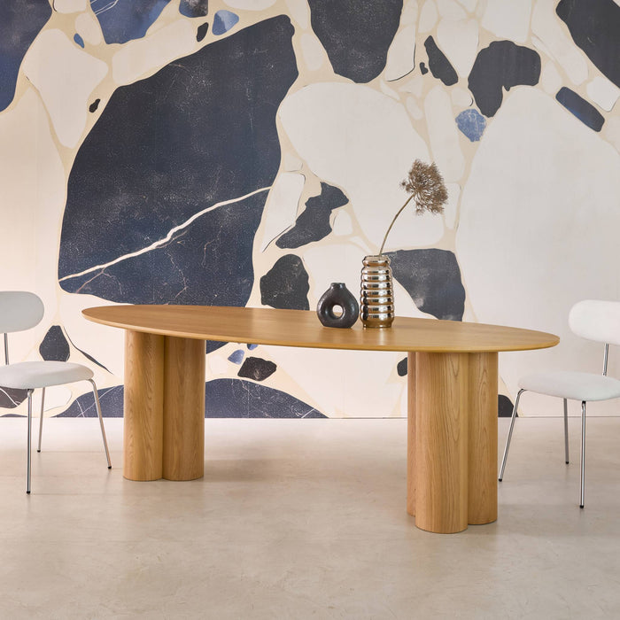 sweeek - Ovale eettafel van rubberhout en eikenfineer voor 8 personen