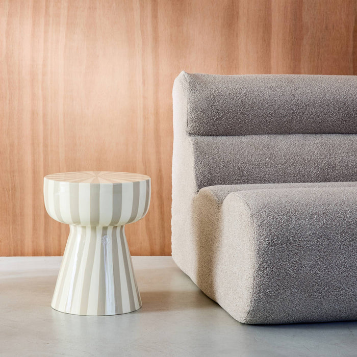 sweeek - Bijzettafel, nachtkastje, geëmailleerd staal gestreept