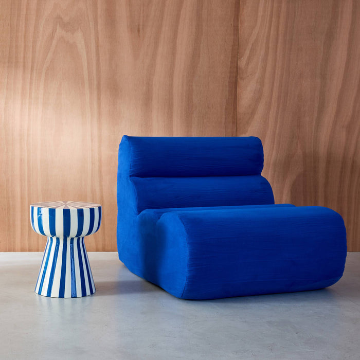 sweeek - Bijzettafel, nachtkastje, geëmailleerd staal gestreept