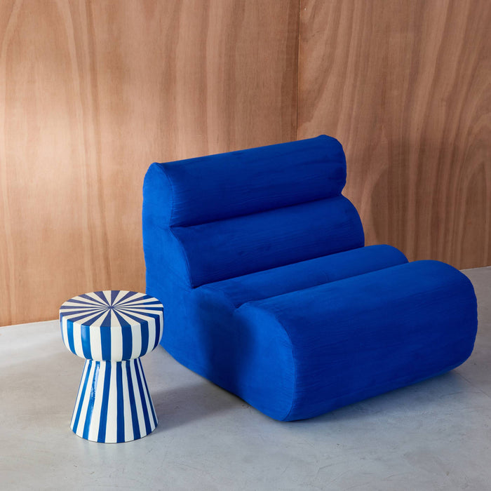 sweeek - Bijzettafel, nachtkastje, geëmailleerd staal gestreept