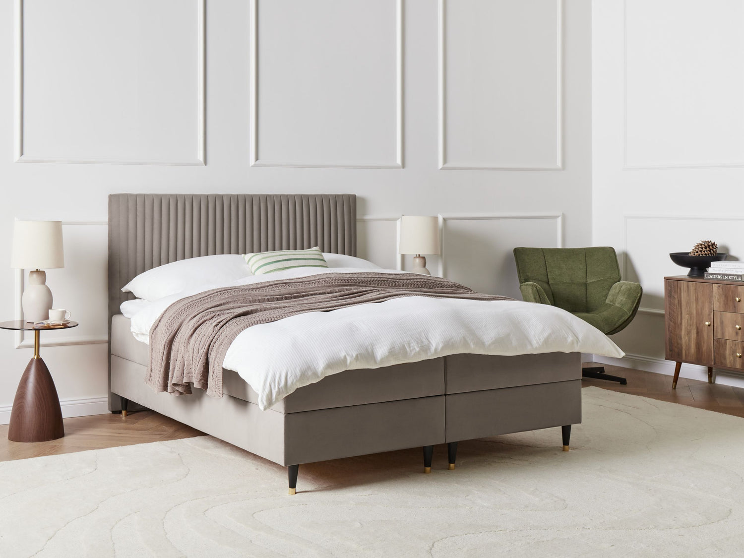 Beliani - DAME - Boxspringbed - Taupe - 160 x 200 cm - Fluweel