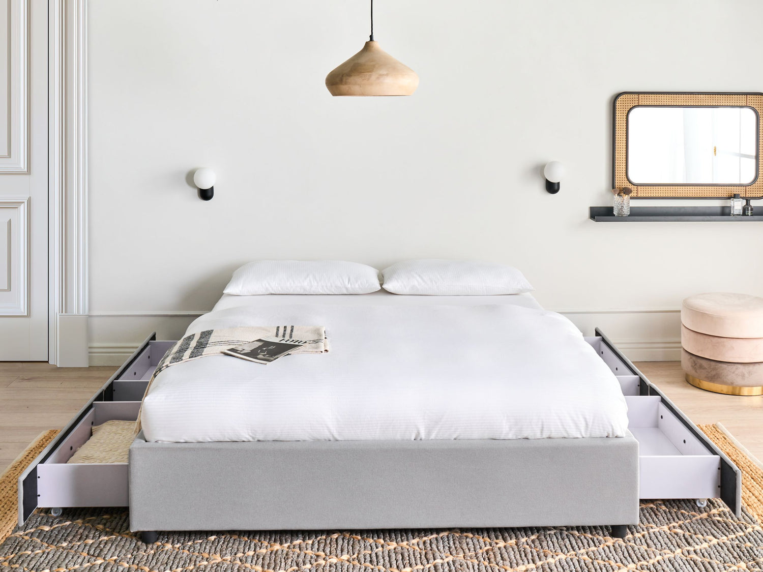 Beliani-PRADES-Bed met opbergruimte-Lichtgrijs-160 x 200 cm-Polyester