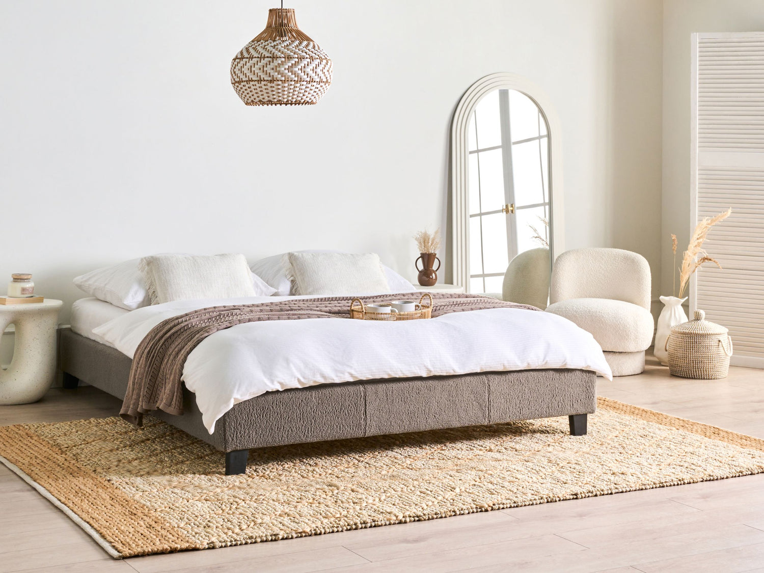 Beliani - ROANNE - Tweepersoonsbed - Taupe - 160 x 200 cm - Bouclé
