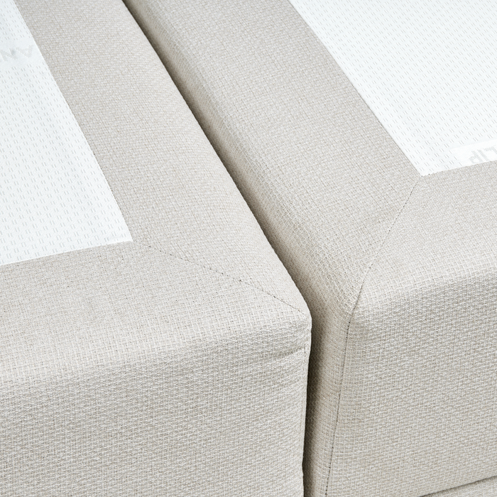 Beliani - BARONET - Boxspringbed - Off-white - 180 x 200 cm - Stof