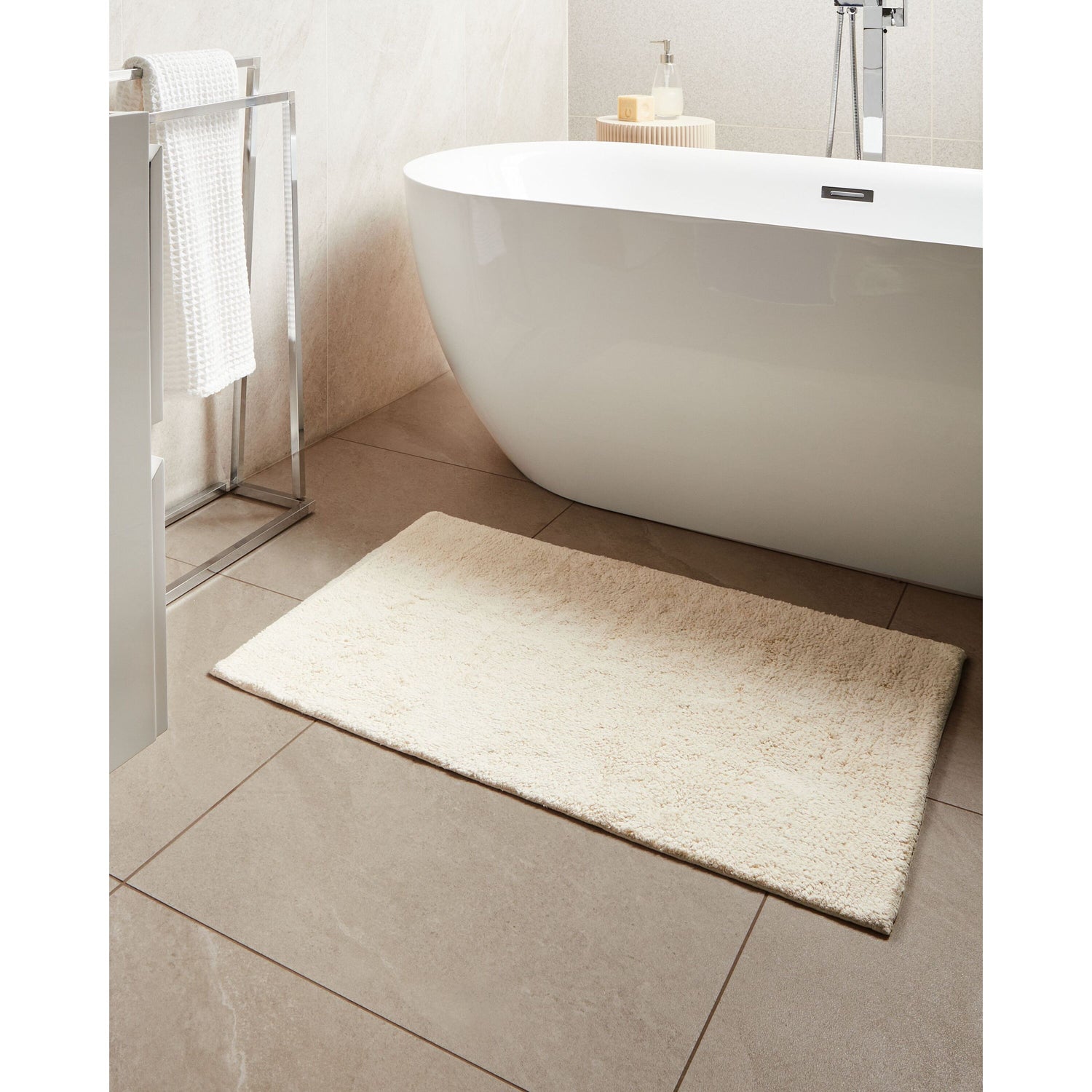 Beliani - GOELA - Badmat - Off-white - 60 x 90 cm - Katoen