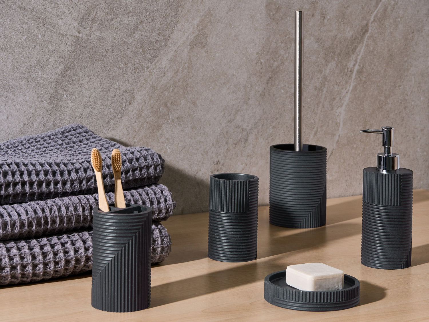 Beliani - SEPAHUA - Badkameraccessoireset - Zwart - Polyresin