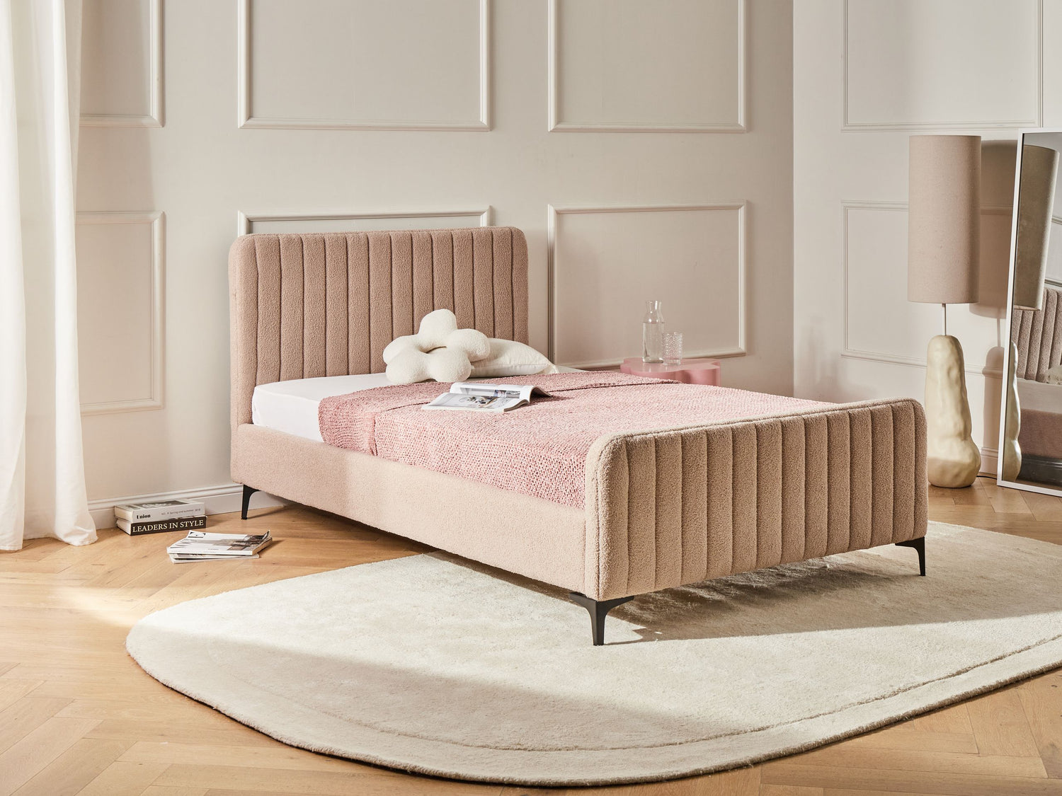 Beliani - LUNAN - Tweepersoonsbed - Beige - 120 x 200 cm - Bouclé