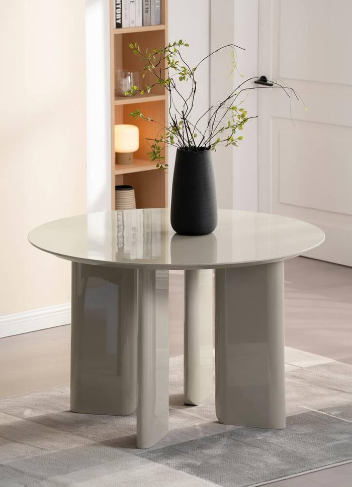 NADUVI Collection Eettafel Pondoro