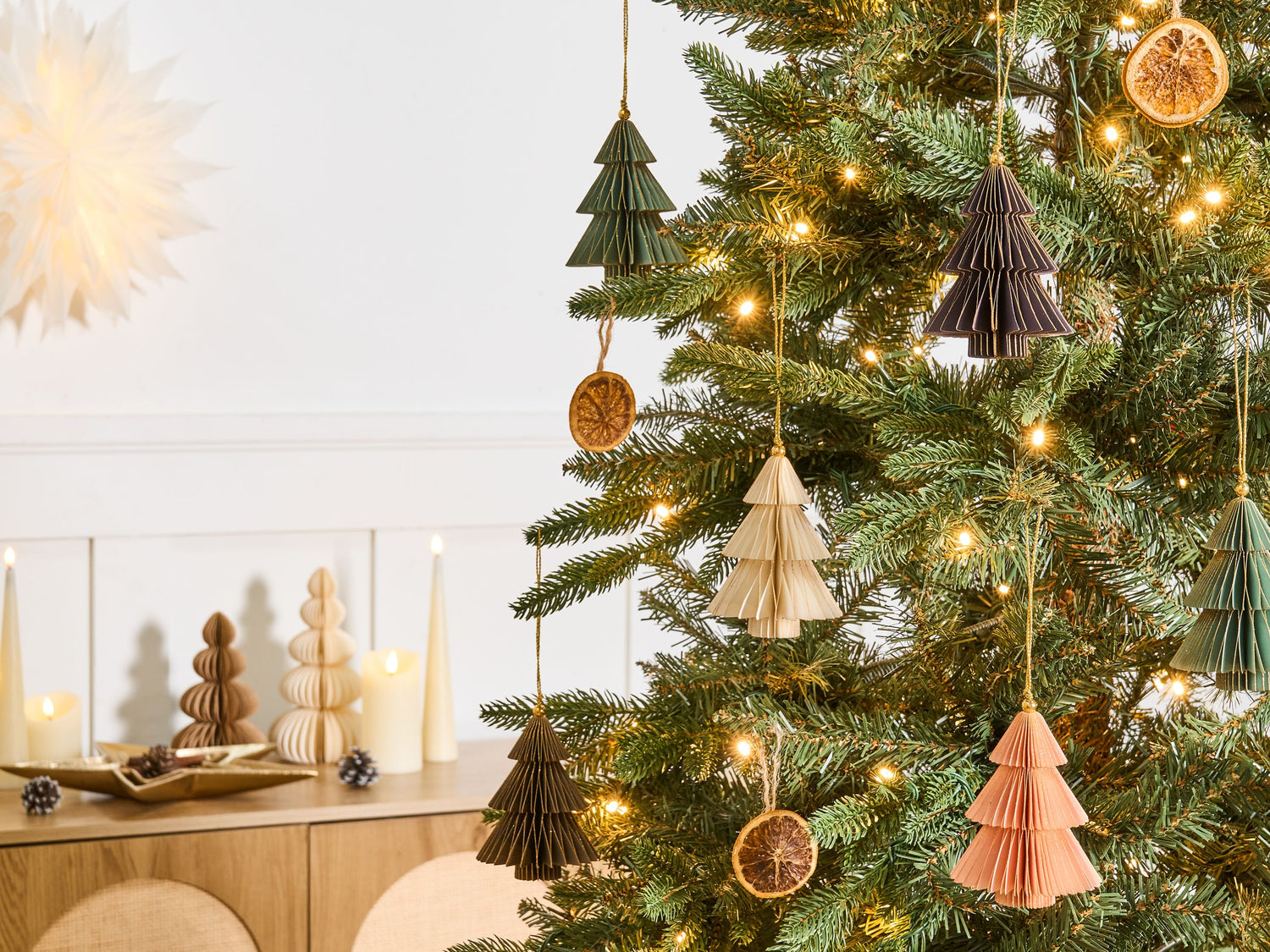 Beliani - GUDENA - Set van 20 kerstornamenten - Meerkleurig - Papier