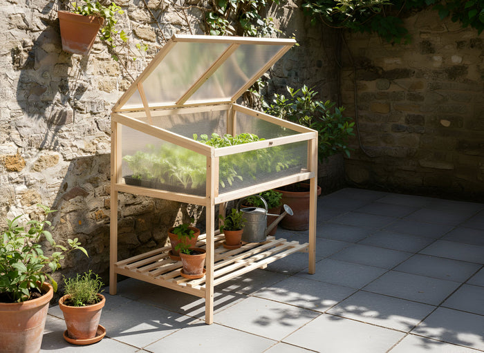 Beliani - ARANOVA - Balkonkas - Lichtbruin - Dennenhout