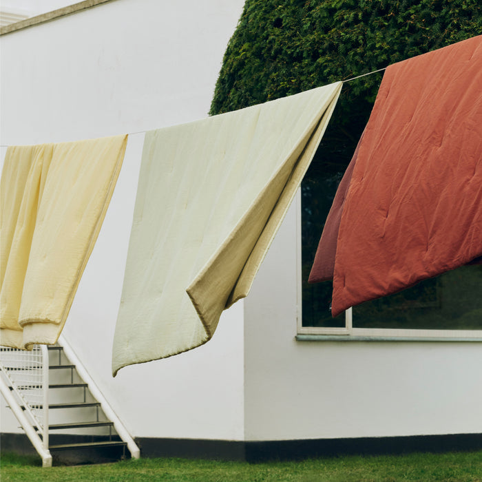 HAY Air Quilt Plaid 140 x 200 cm - Iron Red