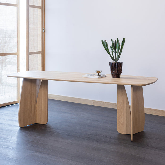 by fonQ Oakline Curve Eettafel B 220 cm - Natural