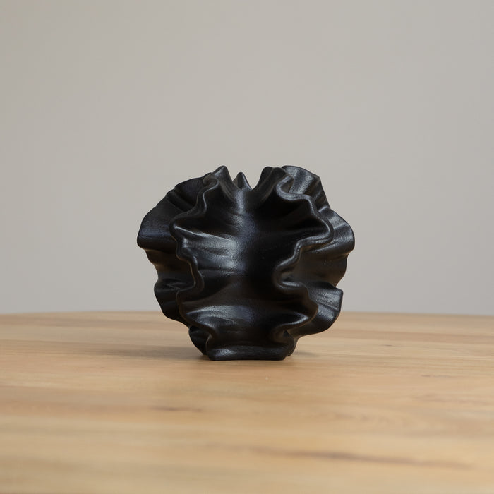 QUVIO Zwarte vaas - Decoratief object - Keramiek - Coral - Zwart